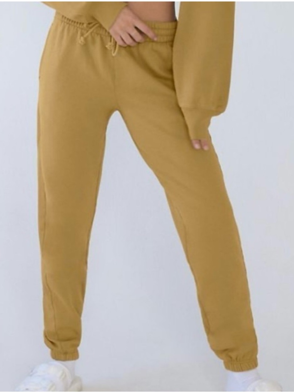 Aritzia TNA cozyAF sweatpants XS mustard
